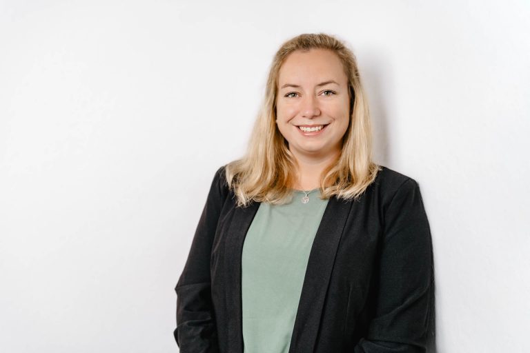 Wehrenberg & Hatesur · Steuerberater Stolzenau · Unternehmensberatung · Kim Jana Meier